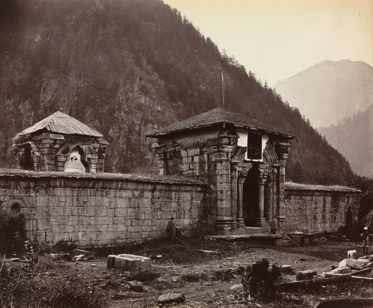 नवेशरा, कश्मीर, भारत, 1864 में मंदिर। द्वारा सैमुअल बॉर्न