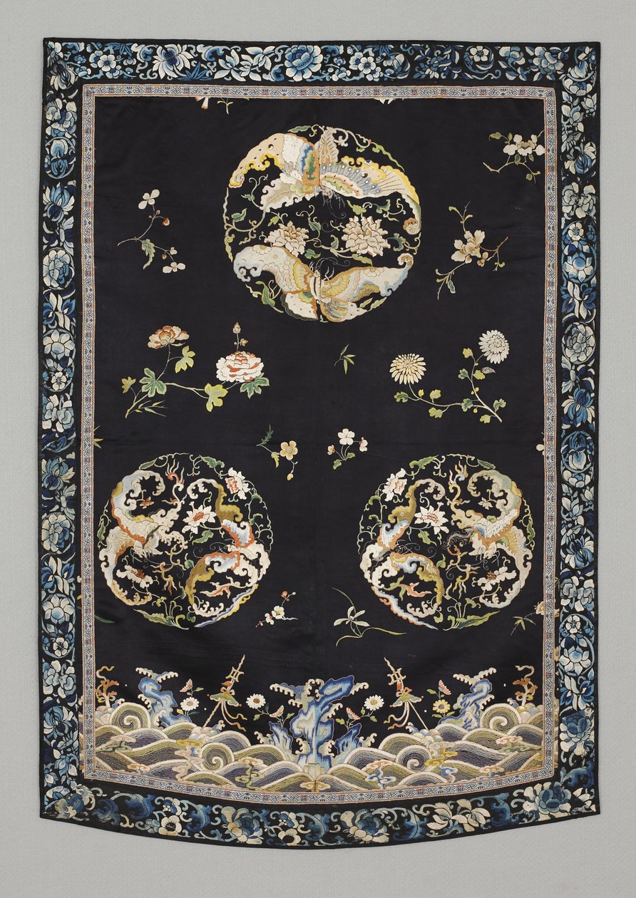 हैंगिंग, c.1750-1800 (कढ़ाई के साथ रेशम (साटन सिलाई), प्राकृतिक और सिंथेटिक रंग) द्वारा स्कूल चीनी