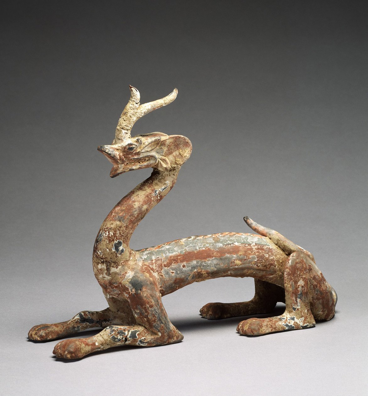 टॉम्ब ड्रैगन, c.4th सदी (चित्रित मिट्टी के बरतन) द्वारा स्कूल चीनी