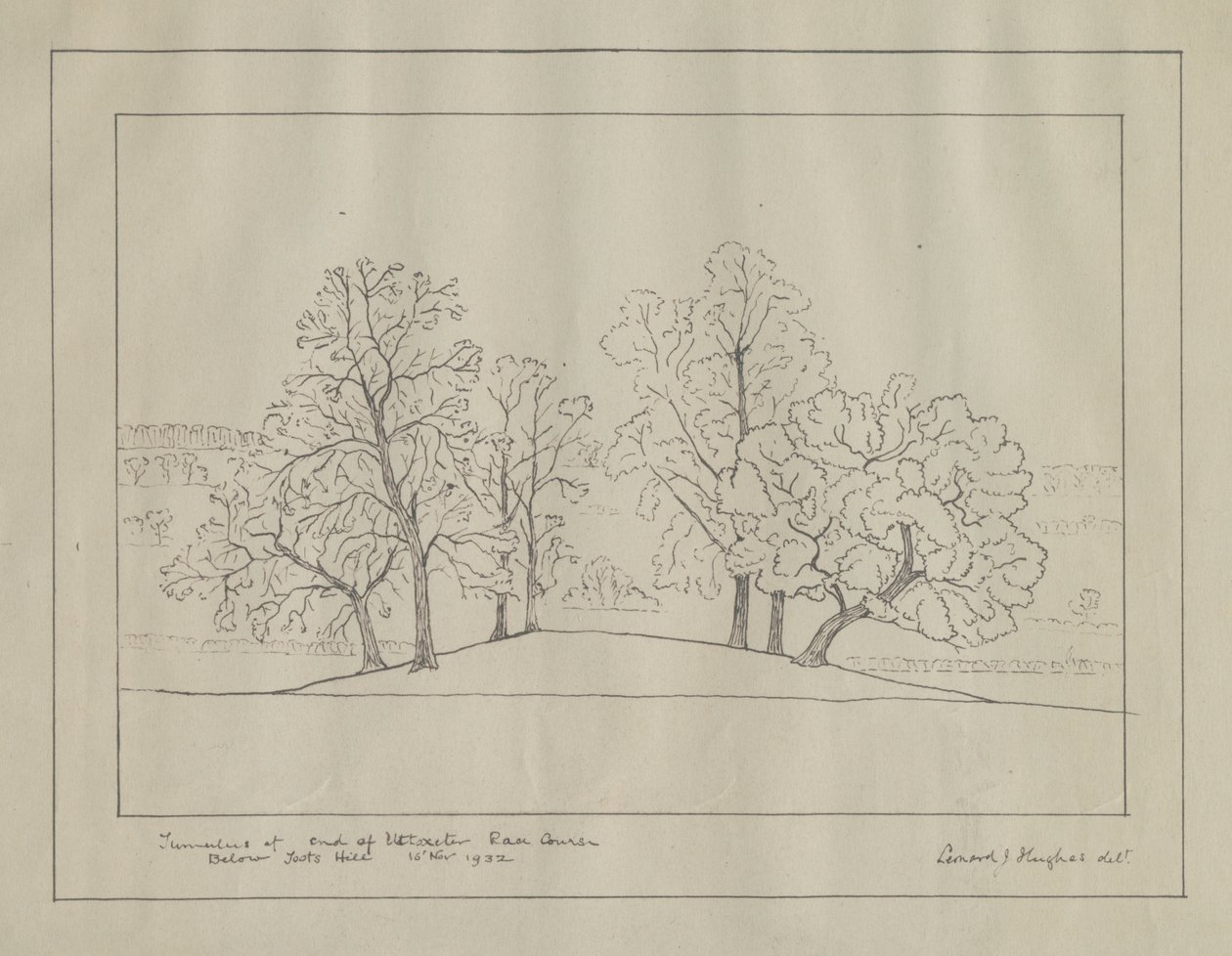 Uttoxeter - 'Tumulus at end of Uttoxeter रेस कोर्स': आर्किटेक्चरल प्रिंट द्वारा स्कूल की अंग्रेजी