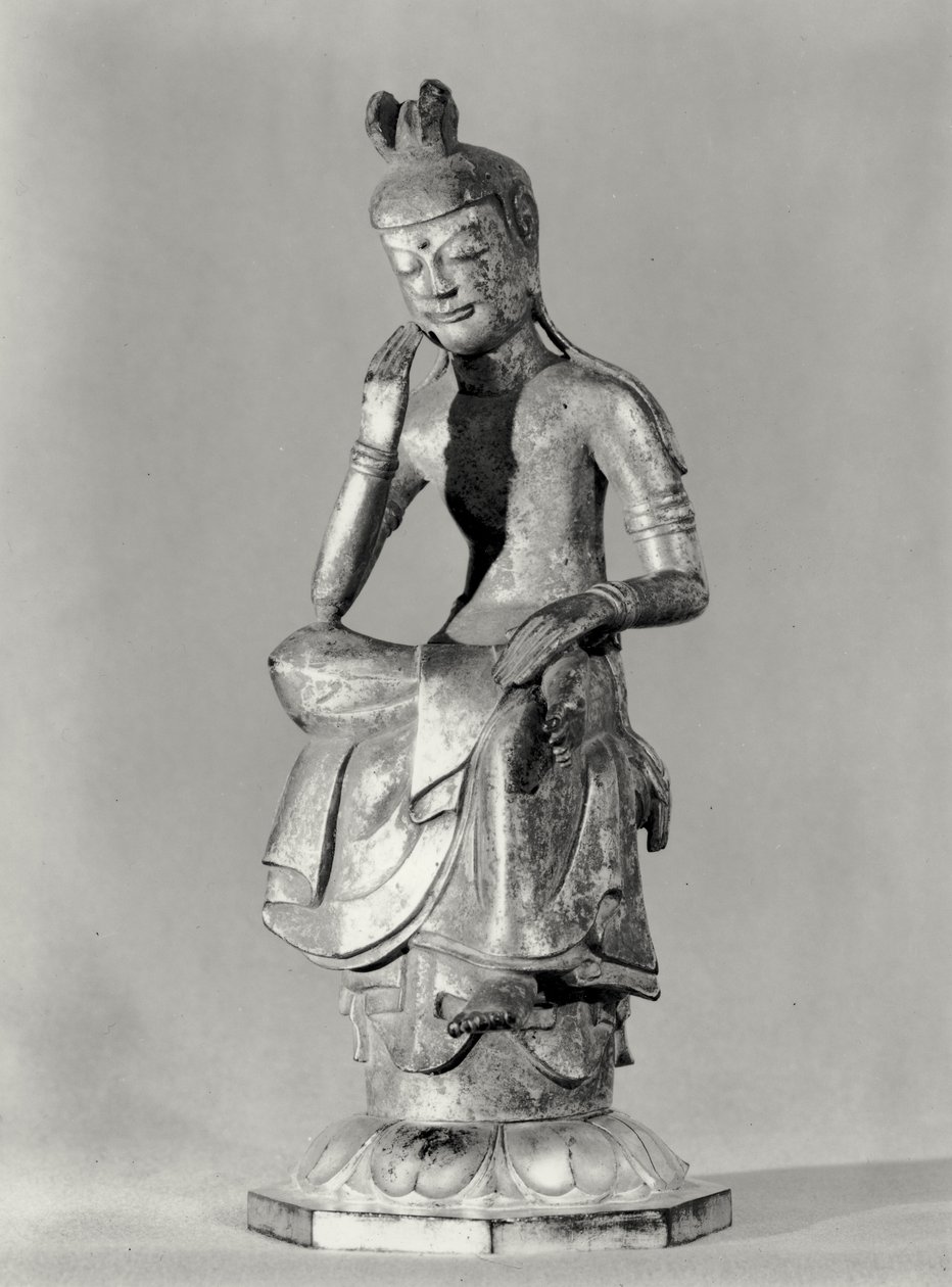 ध्यान मुद्रा में बैठे बोधिसत्व, c.645-794 (गिल्ट कांस्य) (b/w फोटो) द्वारा जापानी स्कूल