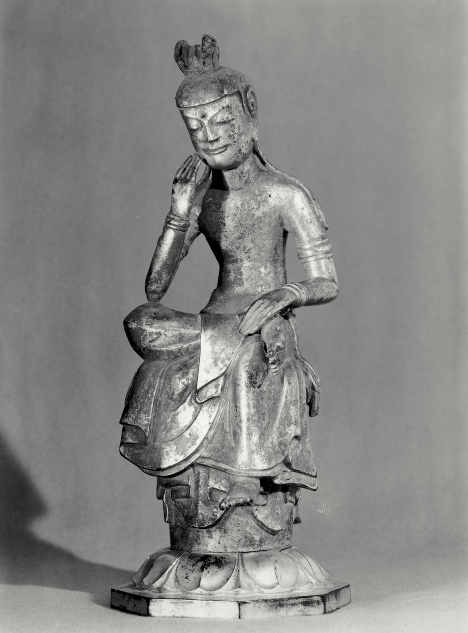 ध्यान मुद्रा में बैठे बोधिसत्व, c.645-794 (गिल्ट कांस्य) (b/w फोटो) द्वारा जापानी स्कूल
