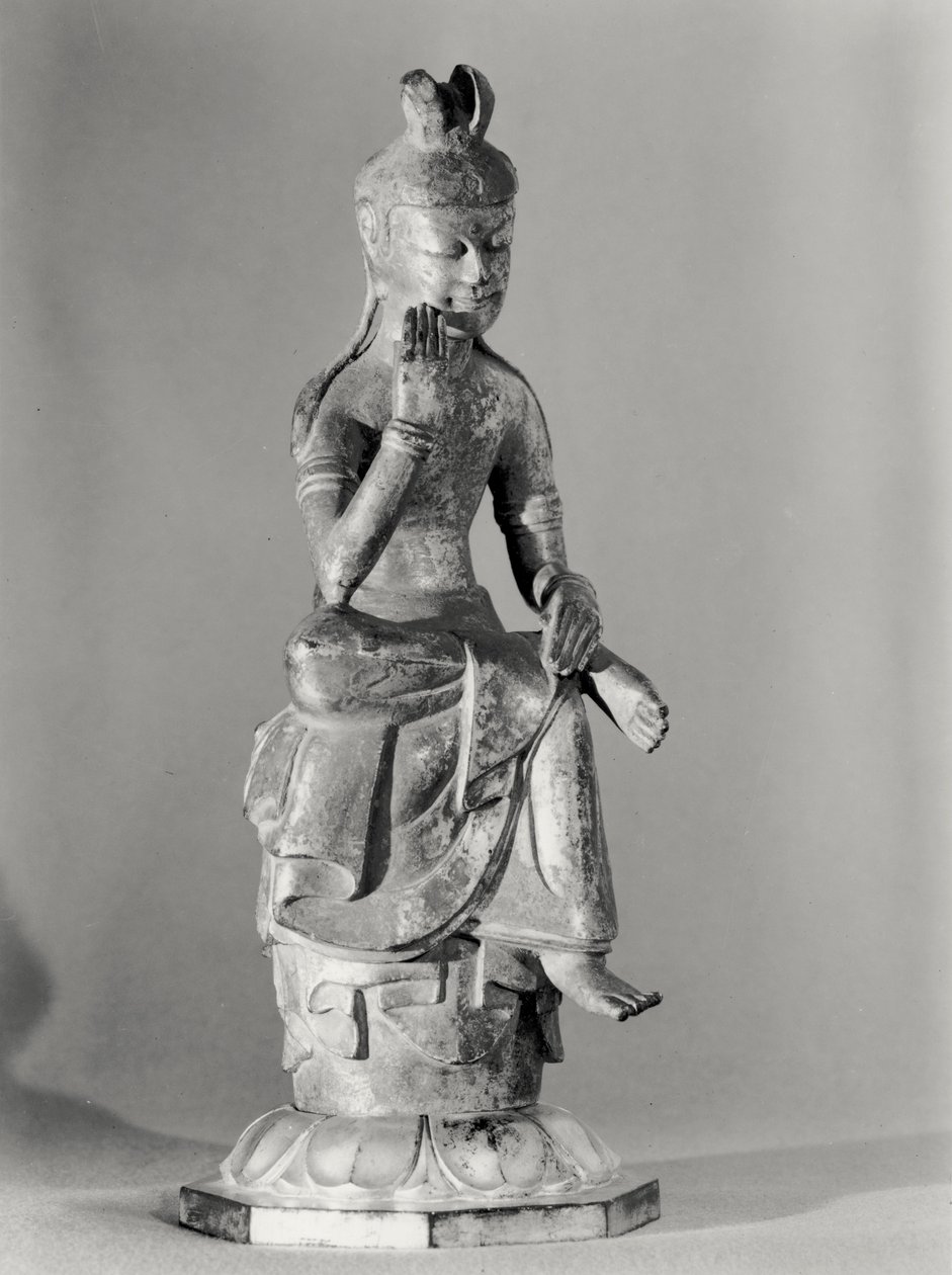 ध्यान मुद्रा में बैठे बोधिसत्व, c.645-794 (गिल्ट कांस्य) (b/w फोटो) द्वारा जापानी स्कूल