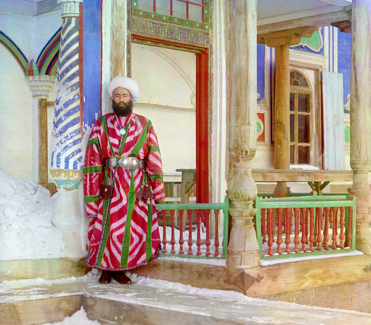 औपचारिक पोशाक में बुखारा अमीरात के एक मंत्री, c. 1910 (फोटो) द्वारा सर्गेई प्रोकुडिन गोर्स्की