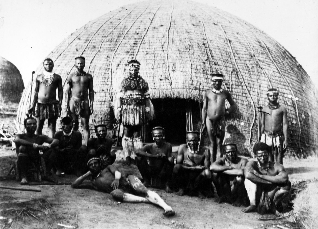 चीफ टेटेलेका एंड काउंसिल, c.1895 द्वारा दक्षिण अफ्रीकी फोटोग्राफर