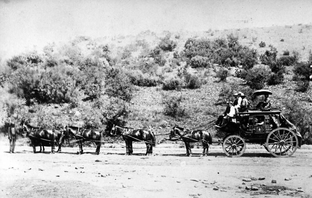 प्रिटोरिया में प्रवेश करने वाले स्टेजकोच, c.1895 द्वारा दक्षिण अफ्रीकी फोटोग्राफर