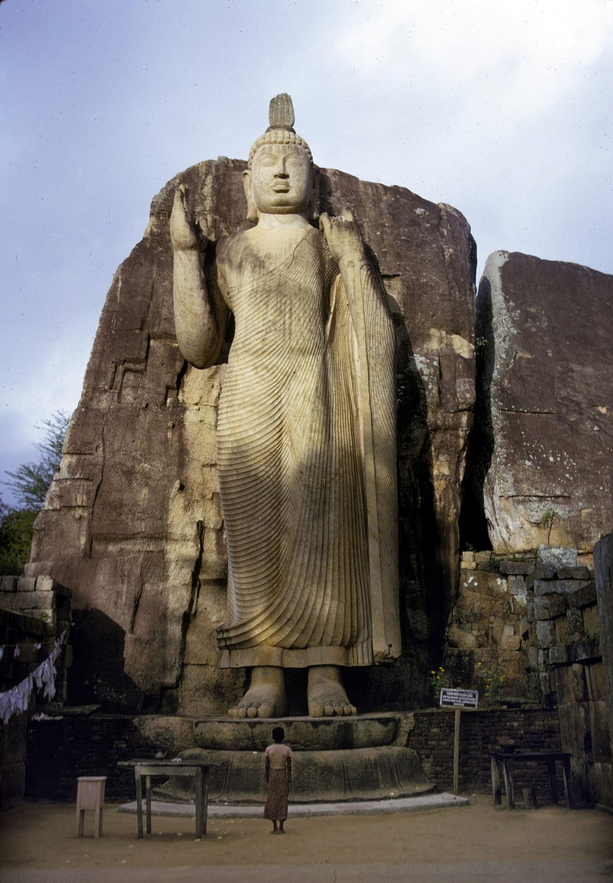 अवुकना के महान बुद्ध। श्रीलंका। 5वीं शताब्दी। द्वारा श्रीलंका का स्कूल