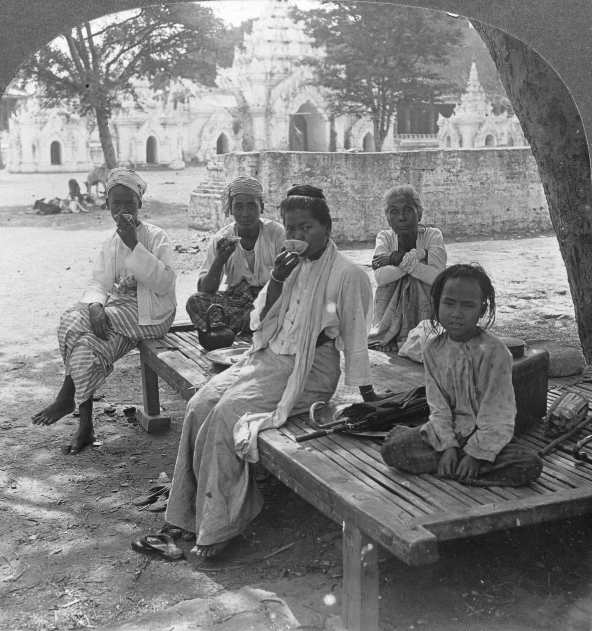 कॉफ़ी, मंडालय, बर्मा, 1908 का एक सामाजिक पेय। द्वारा स्टीरियो यात्रा सह