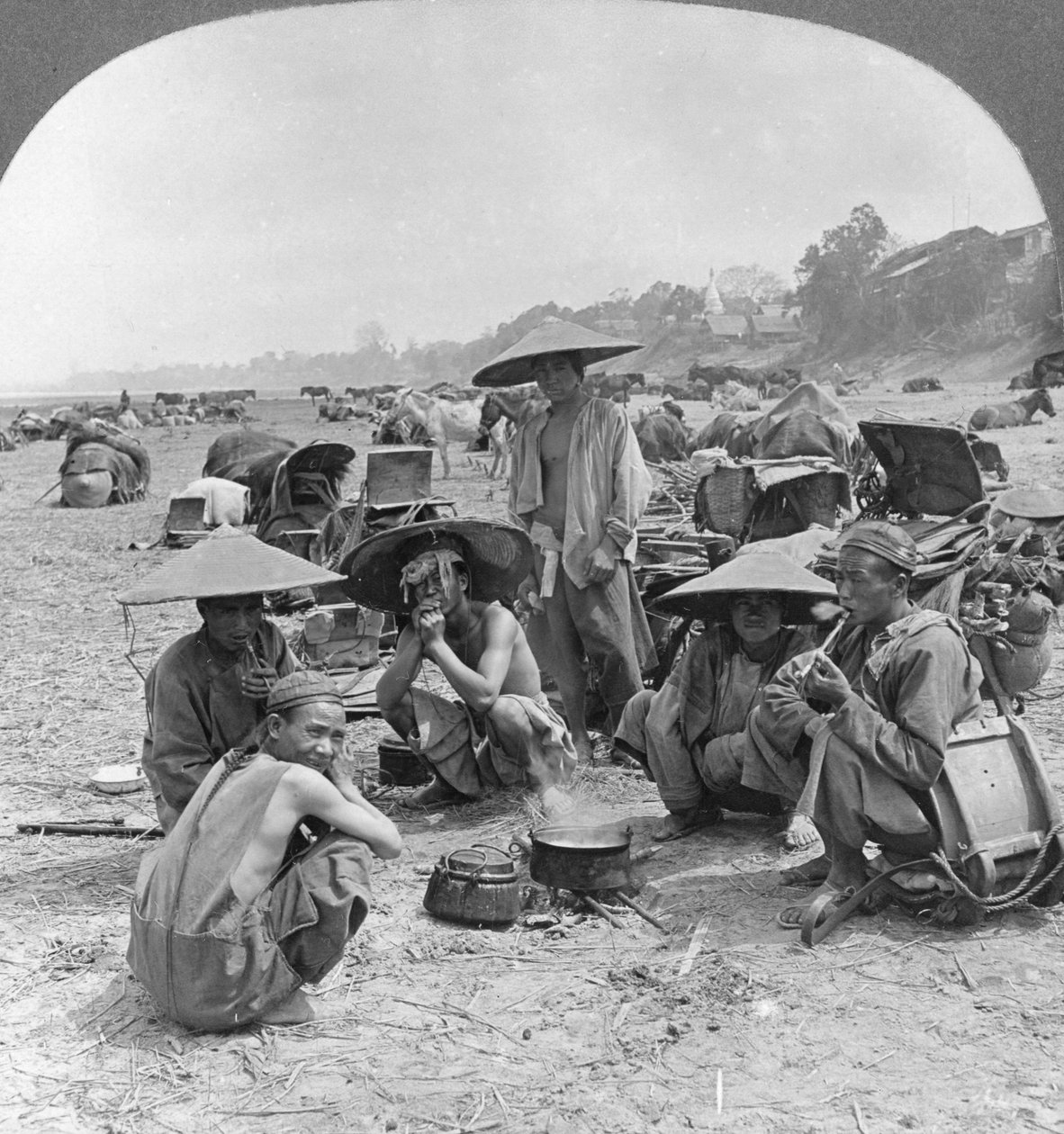 भामा, बर्मा, 1908 में चीन के शिविर के लिए कारवां द्वारा स्टीरियो यात्रा सह
