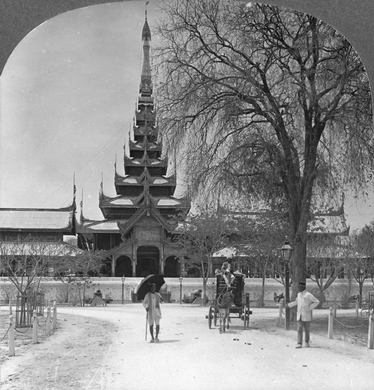 रॉयल पैलेस, मंडालय, बर्मा, 1908 का सामने का दृश्य द्वारा स्टीरियो यात्रा सह