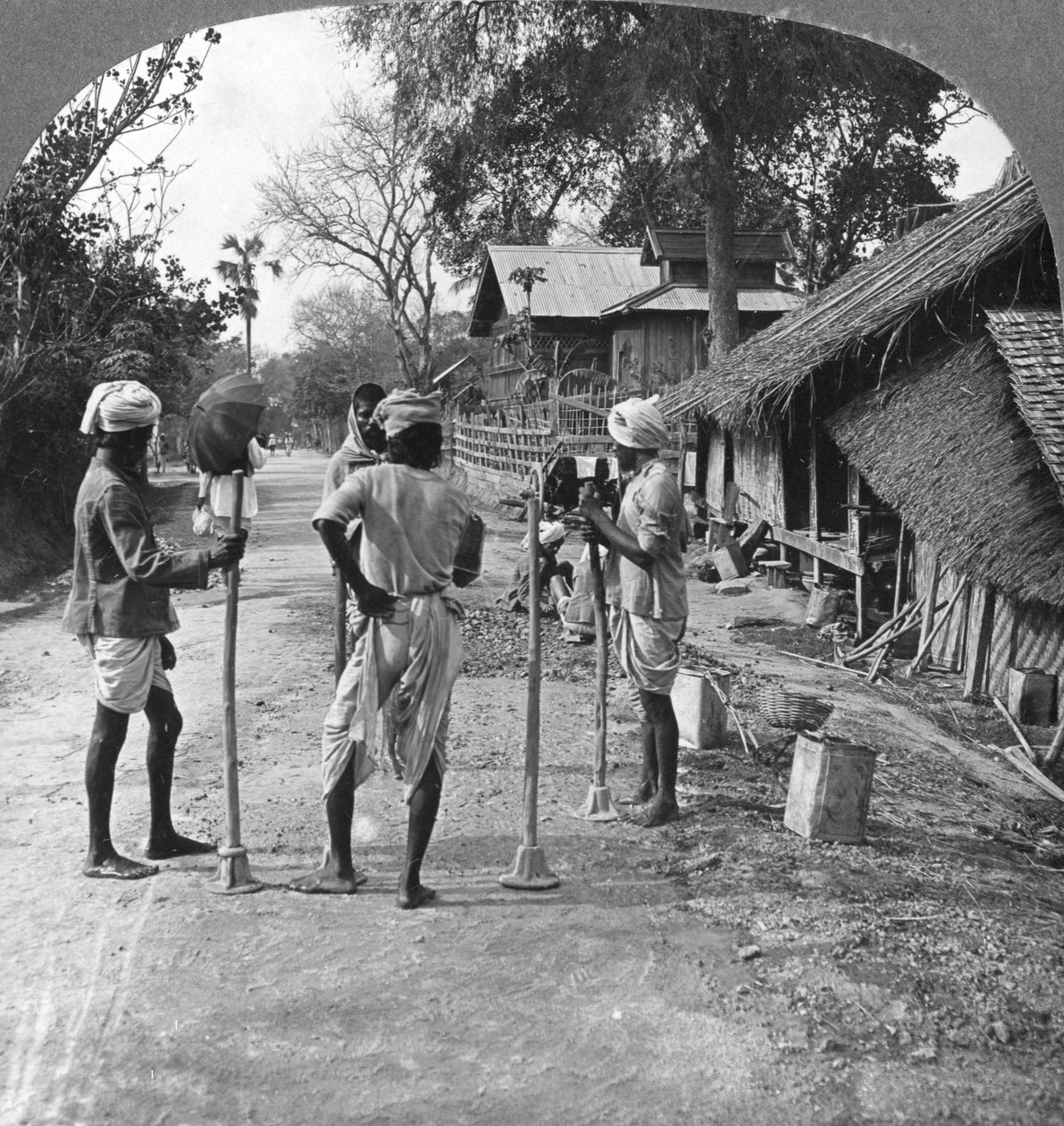 रोड मेडिंग, भामो, बर्मा, 1908 द्वारा स्टीरियो यात्रा सह