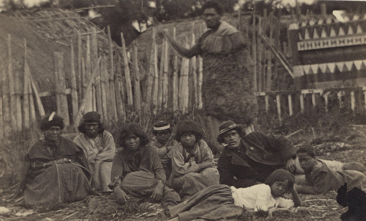 पंहिरो पा, हॉक्स बे, न्यूजीलैंड में, c.1865 (एल्बम प्रिंट) द्वारा हंस और Wrigglesworth