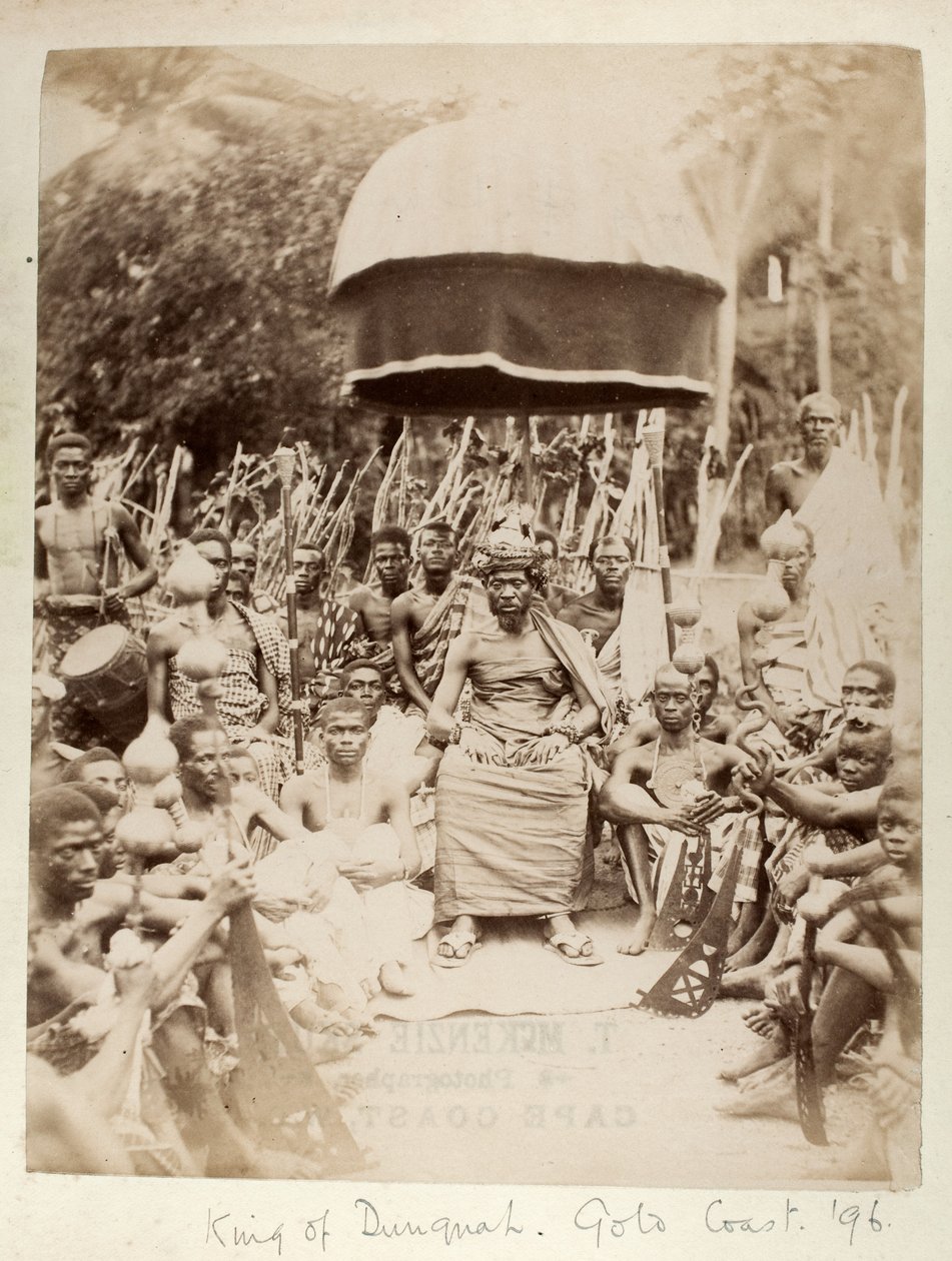 डनक्वा, गोल्ड कोस्ट, घाना के राजा, 1896 (एल्बम प्रिंट) द्वारा टी। मैकेंजी