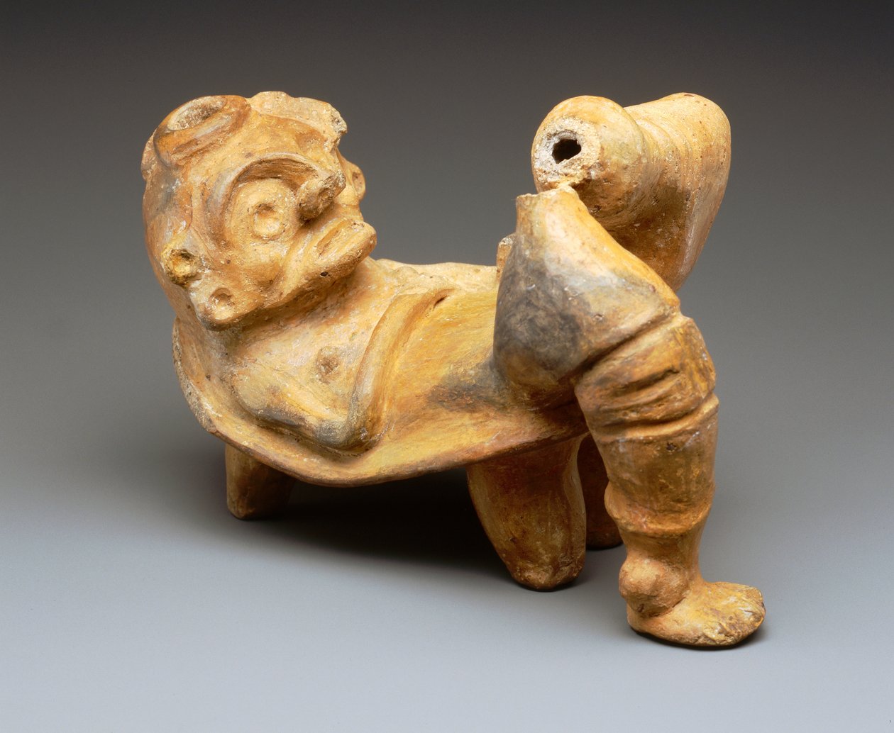 Reclining आंकड़ा (सिरेमिक) द्वारा तेनो संस्कृति
