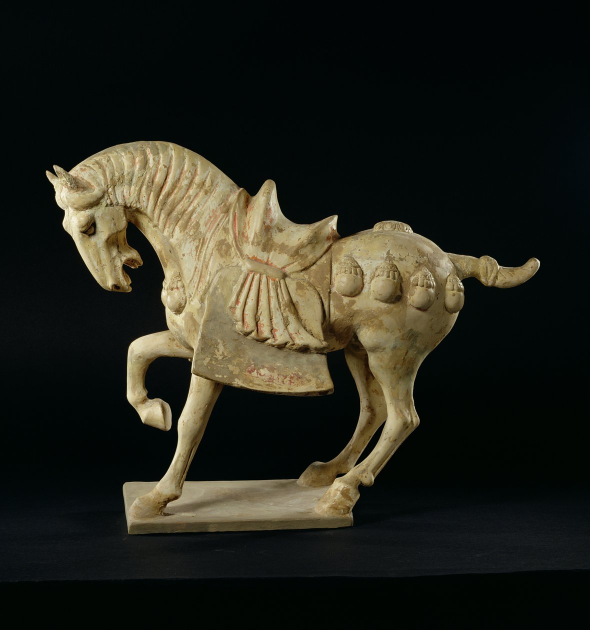 घोड़ा, चीनी, तांग राजवंश, c.618-906 AD (मिट्टी के बर्तन) द्वारा तांग राजवंश चीनी स्कूल