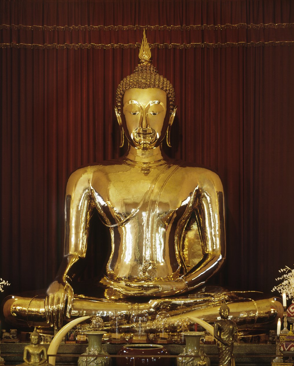 बुद्ध की छवि (सोना) द्वारा थाई स्कूल