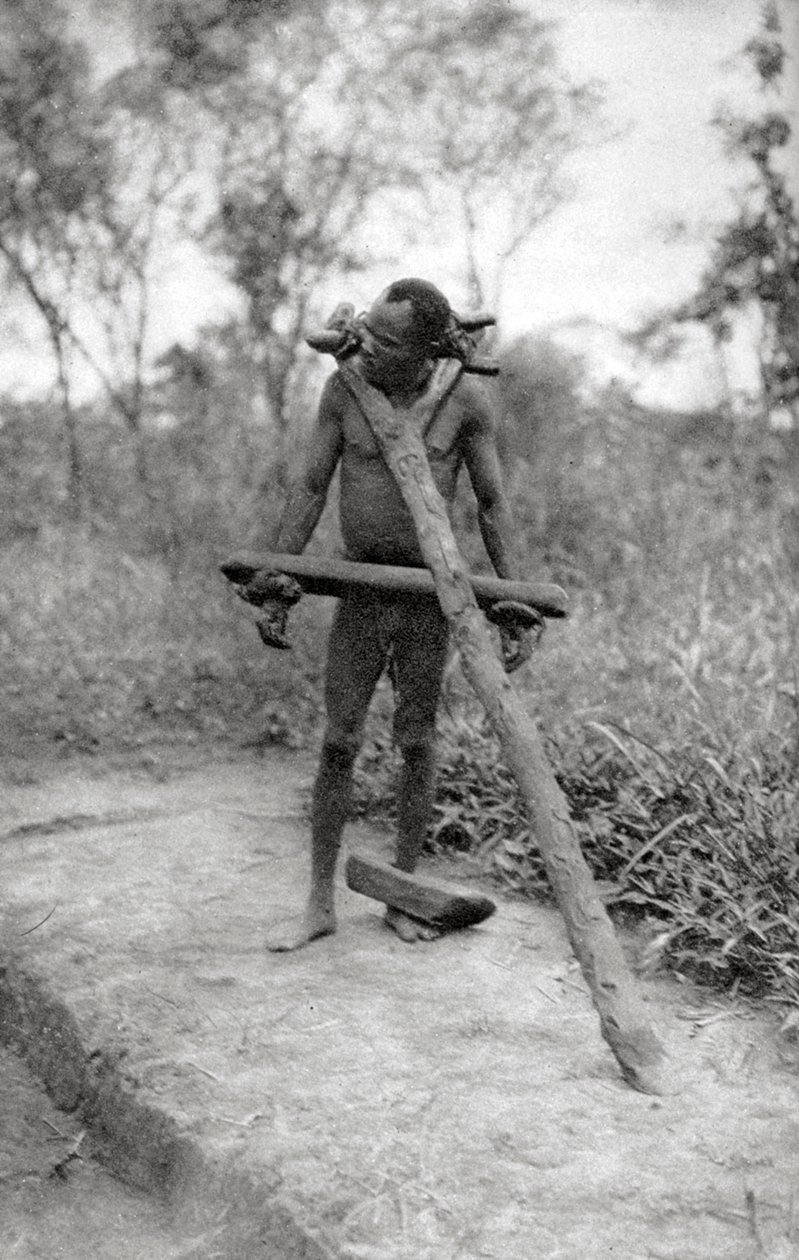 Niam Niam lunatic, Mongalla to Terrakekka, Sudan, 1925 1927 द्वारा थॉमस ए। ग्लोवर