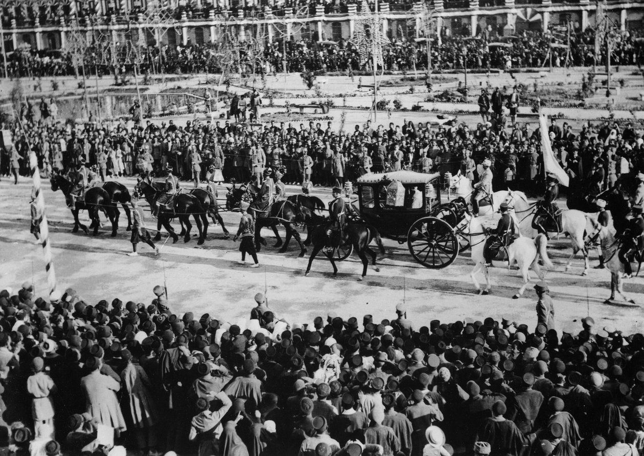 राज्याभिषेक जुलूस, तेहरान, 1926 द्वारा थॉमस ई। और होरेस ग्रांट ग्रांट