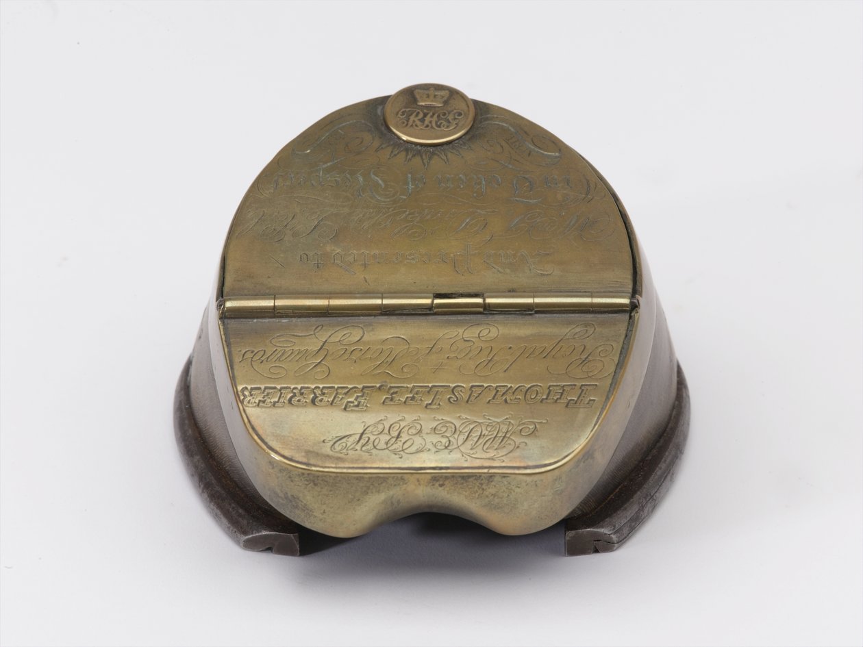 कैप्टन विलियम टायरविट ड्रेक, रॉयल हॉर्स गार्ड्स, c.1829 (इंकवेल, हॉर्स हूफ) से संबंधित हॉर्स खुर इंकवेल द्वारा थॉमस ली