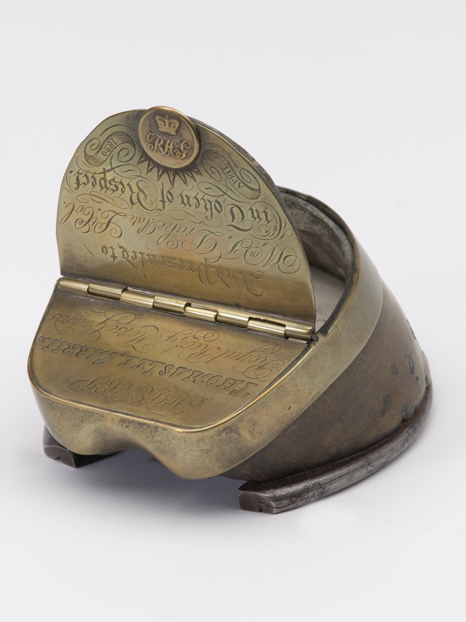 कैप्टन विलियम टायरविट ड्रेक, रॉयल हॉर्स गार्ड्स, c.1829 (इंकवेल, हॉर्स हूफ) से संबंधित हॉर्स खुर इंकवेल द्वारा थॉमस ली