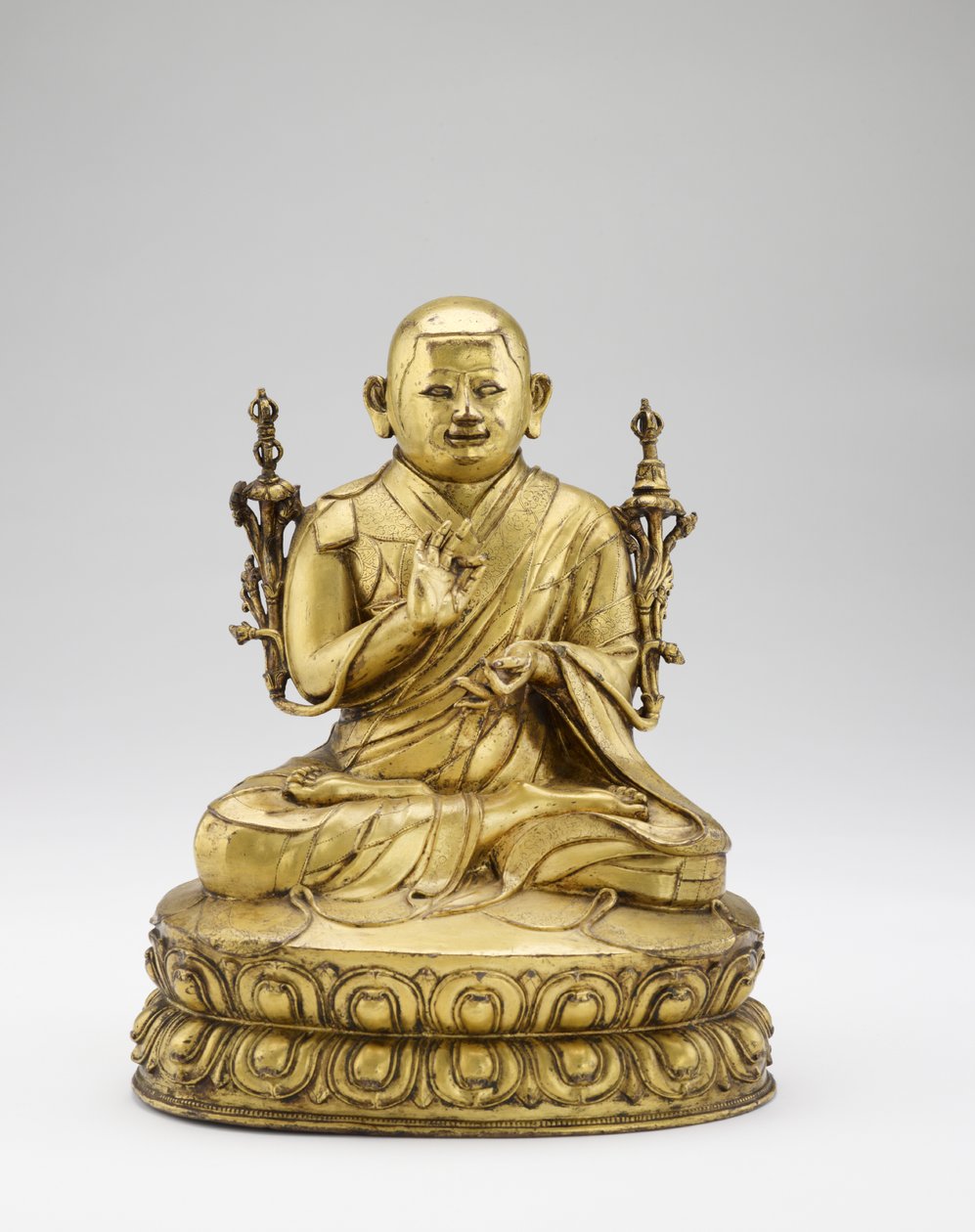 शालू लामा रिंचेन ख्येनराब चोकद्रुब पलाज़ंगपो, c.1600 (सोने का पानी चढ़ा हुआ तांबा मिश्र धातु, वर्णक के निशान के साथ) द्वारा तिब्बती स्कूल