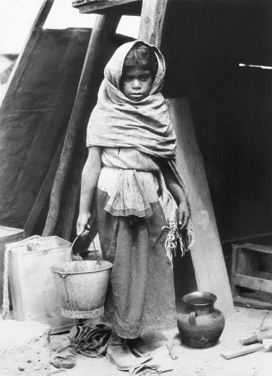 1927 में वाटर, मेक्सिको ले जाती लड़की द्वारा टीना मोडोटी