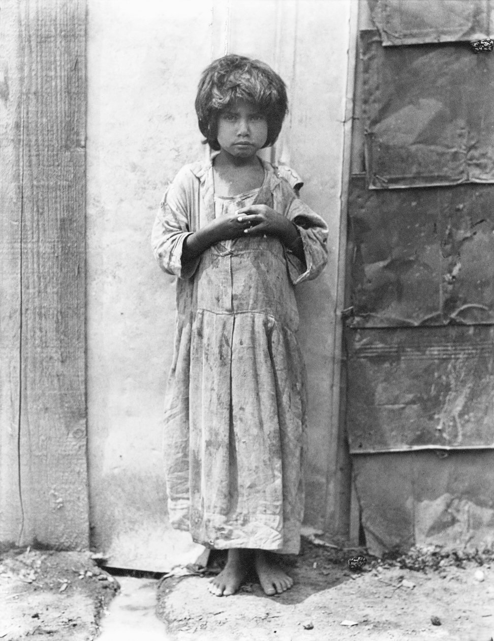 "कोलोनिया डी बोलसा", मेक्सिको सिटी, 1928 में लड़की द्वारा टीना मोडोटी