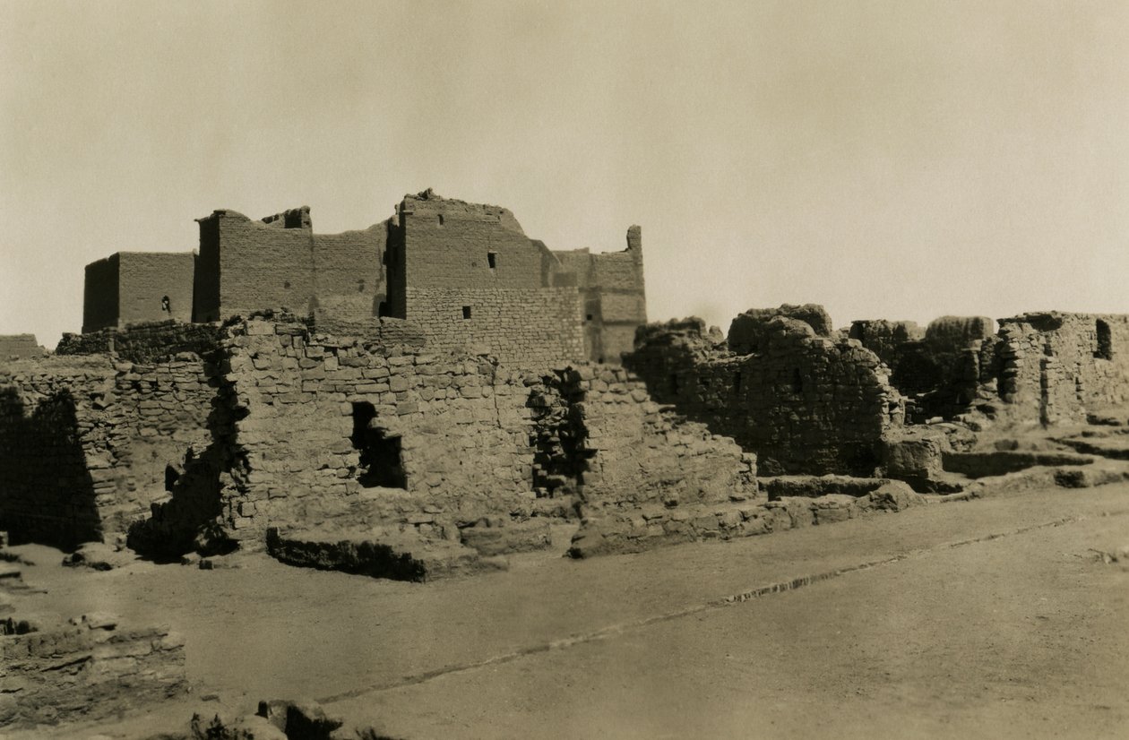  द्वारा उगो मोनेरेट डी विलार्ड