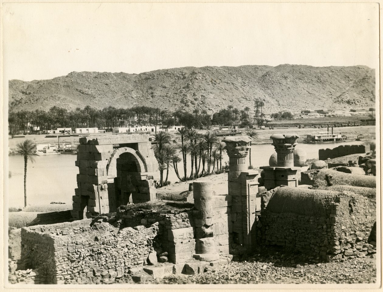 द्वारा उगो मोनेरेट डी विलार्ड