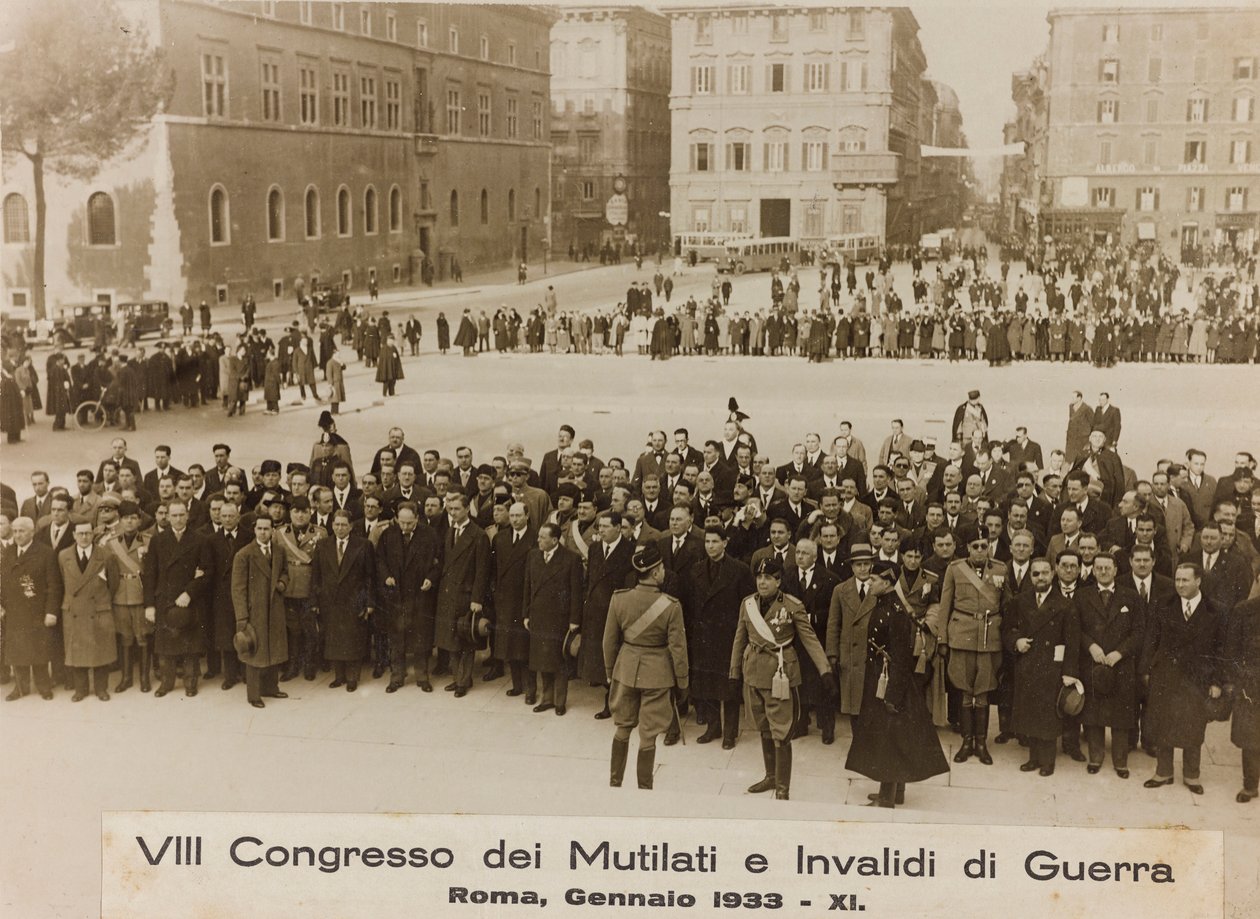 "आठवीं कांग्रेस ऑफ मैमेड एंड इनवैलिड्स ऑफ वॉर - रोम, जनवरी 1933 - 11" (बी/डब्ल्यू फोटो) द्वारा अम्बर्टो पल्लेसी