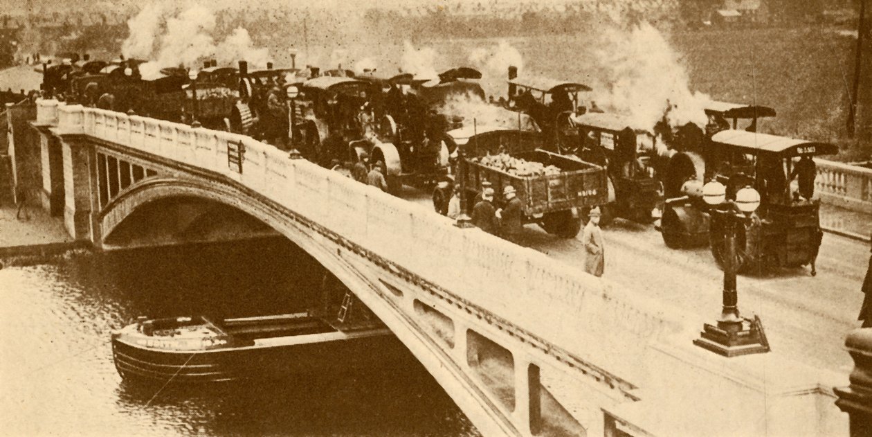 कैवर्शम में टेम्स के पार एक कंक्रीट पुल, c1930। द्वारा अज्ञात