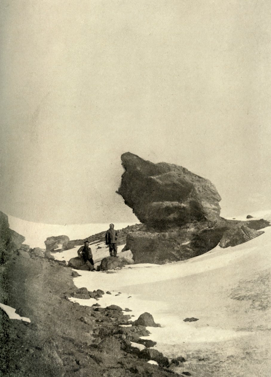 एक महान केन्ये बोल्डर विंटर क्वार्टर के करीब, c1908, 1909। द्वारा अज्ञात