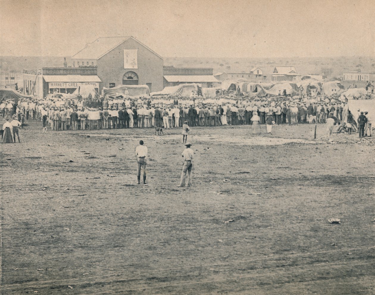 बुलवायो में एक सामूहिक बैठक, c1900। द्वारा अज्ञात