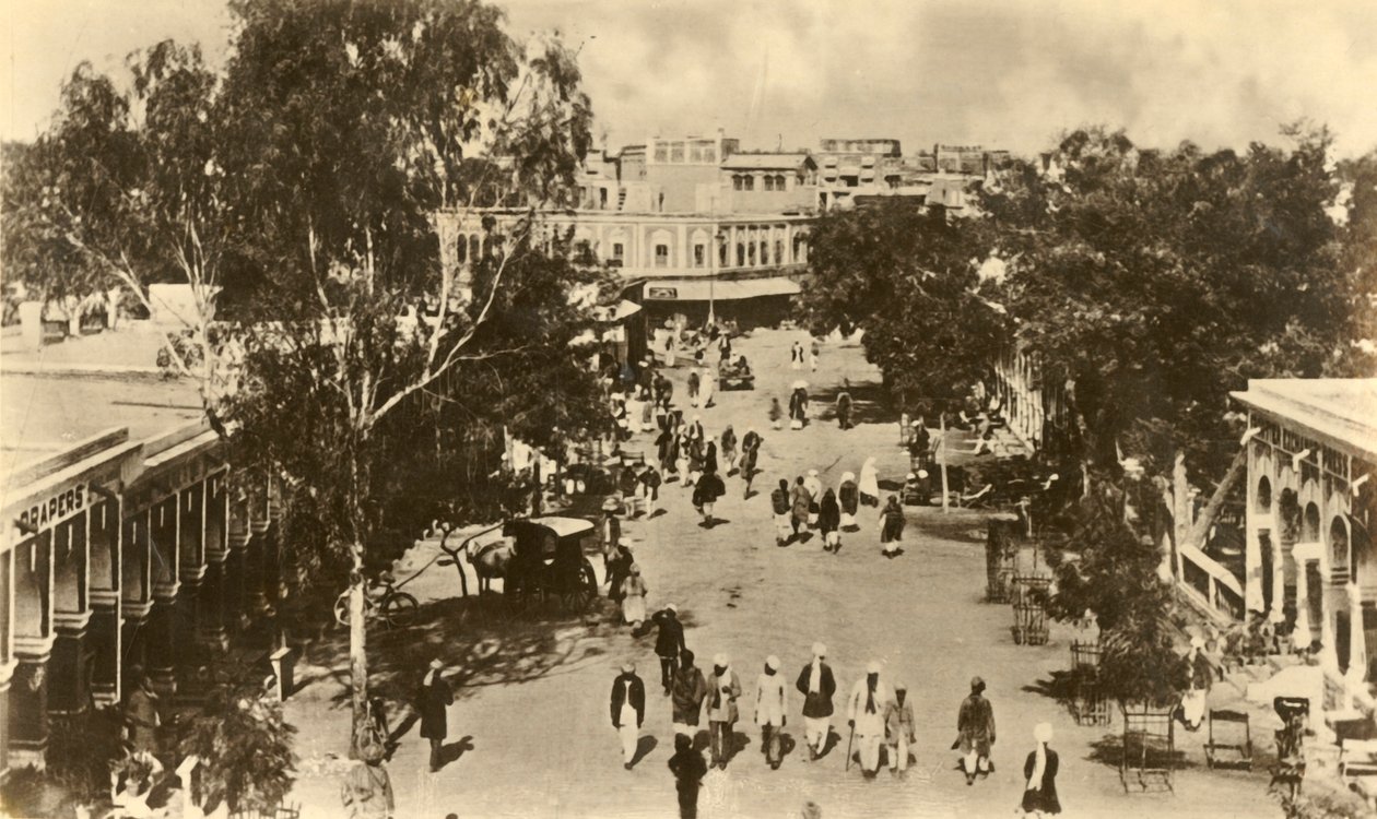 सदर बाजार का एक भाग, रावलपिंडी - मासी गेट से लिया गया, c1918-c1939। द्वारा अज्ञात