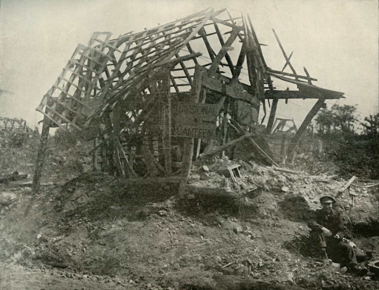 पश्चिमी मोर्चे पर एक गांव, 1919। द्वारा अज्ञात