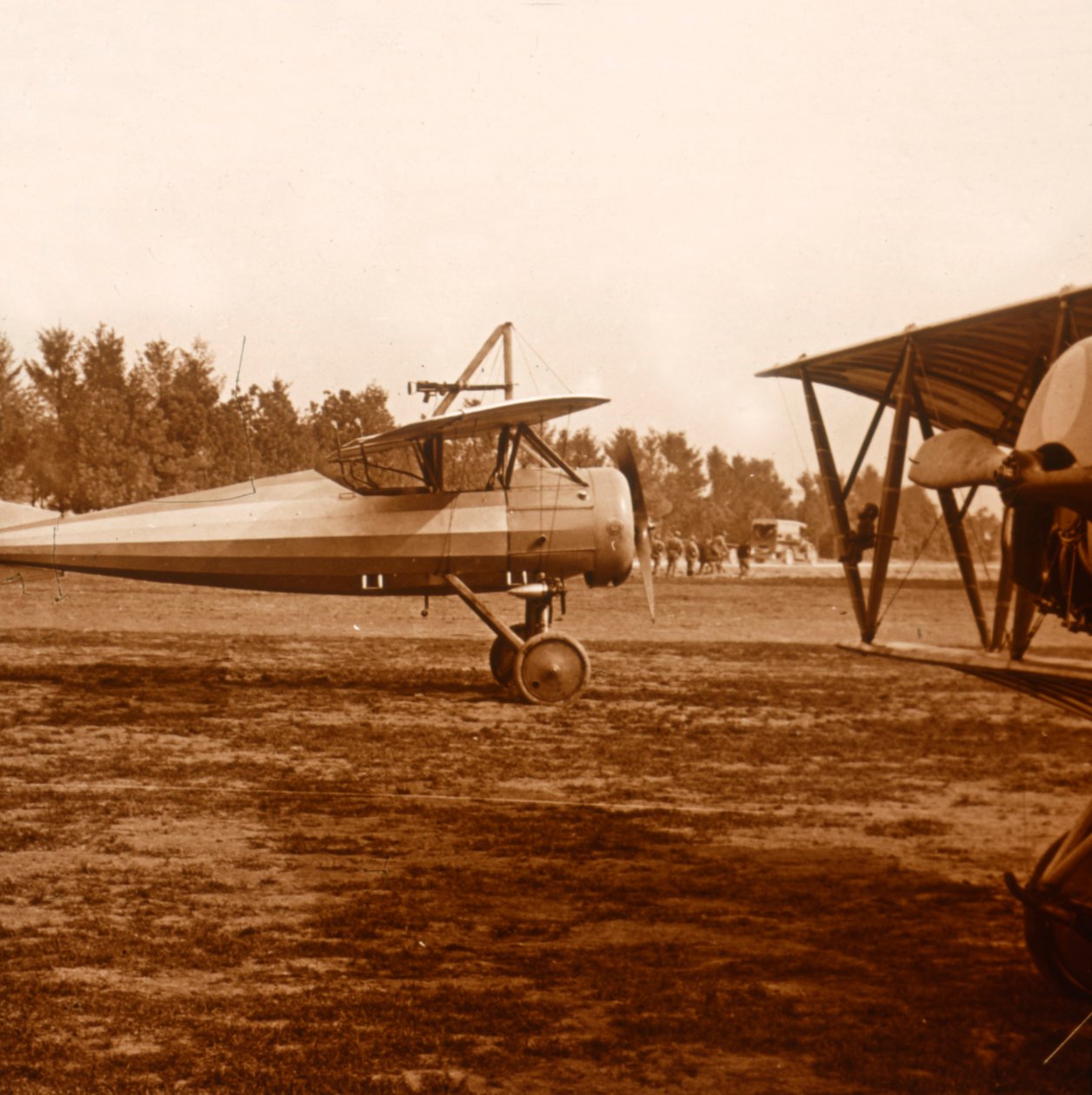 एक विमान उड़ान भरता है, c1914-c1918 द्वारा अज्ञात