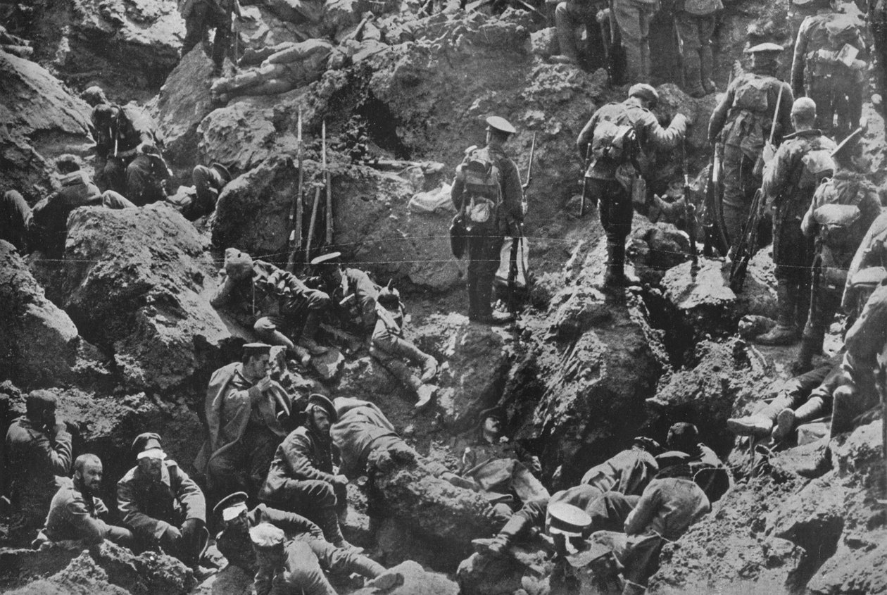 अंग्रेजों द्वारा 1915 में एक उल्लेखनीय युद्ध तस्वीर, खनन और कब्जा द्वारा अज्ञात
