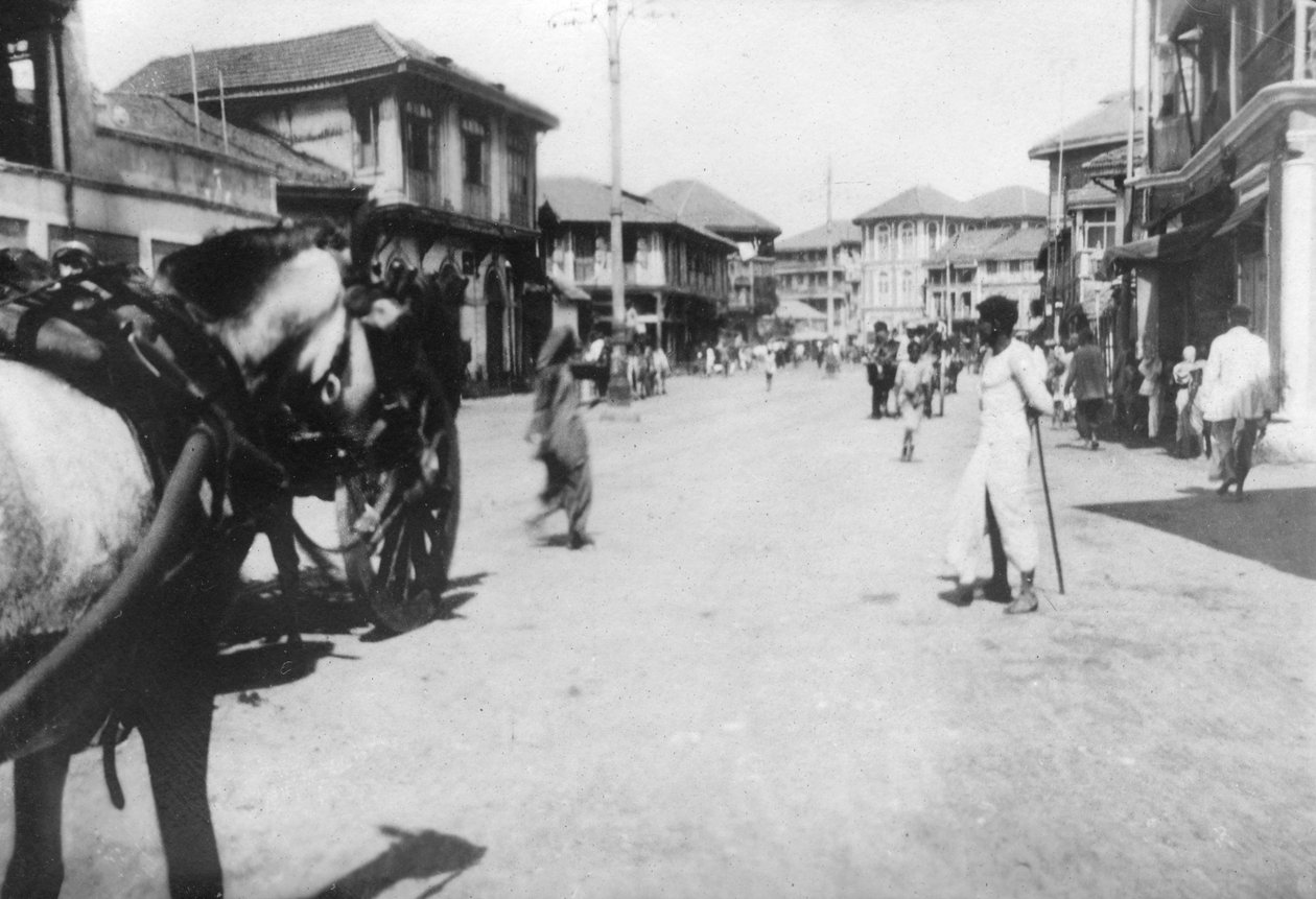 मुंबई बॉम्बे, भारत में एक सड़क, c1918 द्वारा अज्ञात