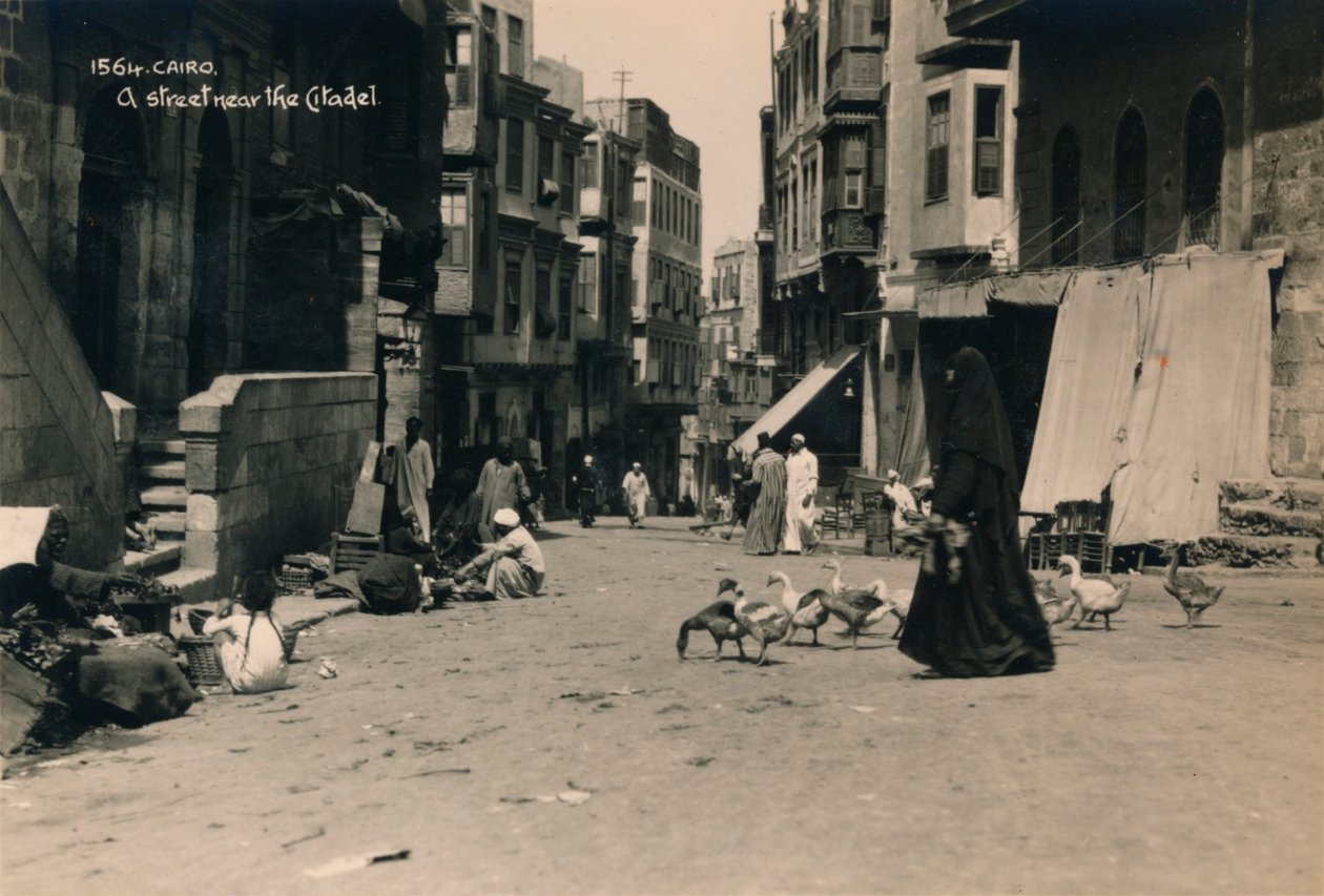 गढ़, काहिरा, मिस्र के पास एक सड़क, 1936 द्वारा अज्ञात