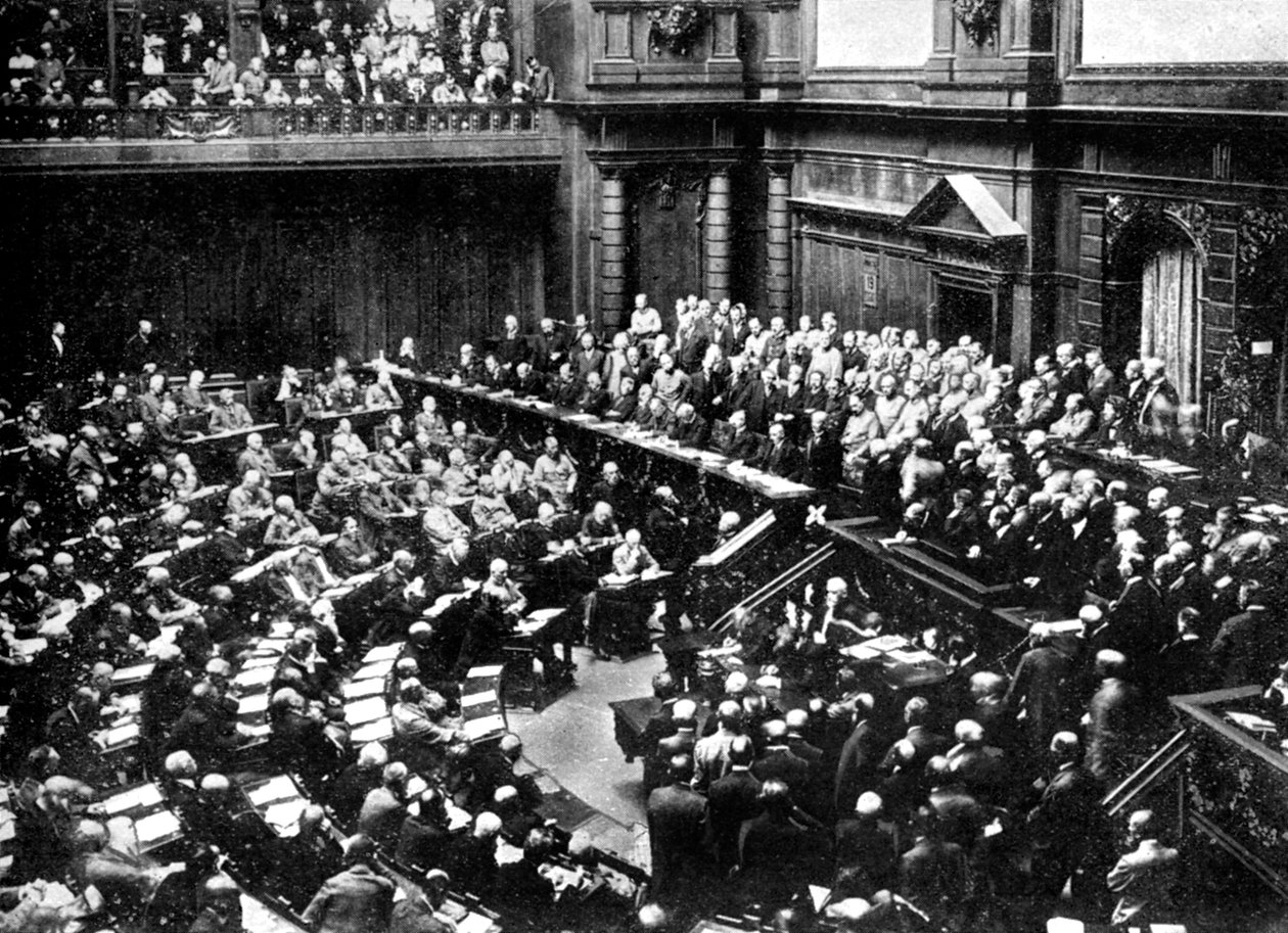 जर्मन गणराज्य की संसद रैहस्टैग की एक विशिष्ट बैठक, 1926 द्वारा अज्ञात