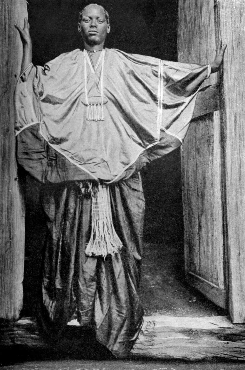 उत्सव पोशाक, इथियोपिया, 1922 में हरार की एक महिला द्वारा अज्ञात