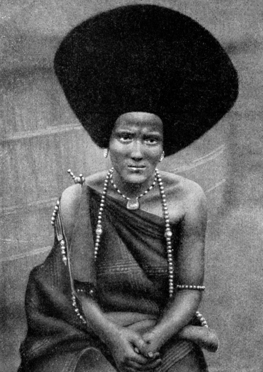 बेजा नील या बग्गारा लोगों की एक महिला, इथियोपिया, अफ्रीका, 1922 द्वारा अज्ञात