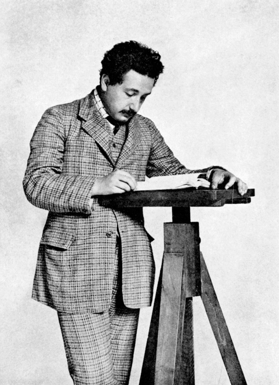 अल्बर्ट आइंस्टीन 1879-1955, जर्मन-स्विस गणितज्ञ और सैद्धांतिक भौतिक विज्ञानी, 1905 द्वारा अज्ञात