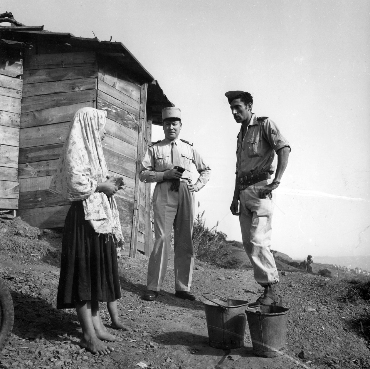अल्जीरिया, 1957 द्वारा अज्ञात