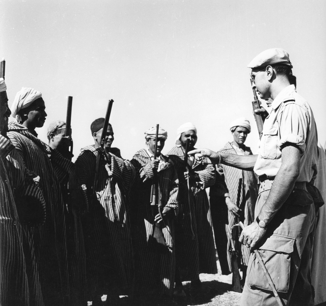 अल्जीरिया, 1957 द्वारा अज्ञात