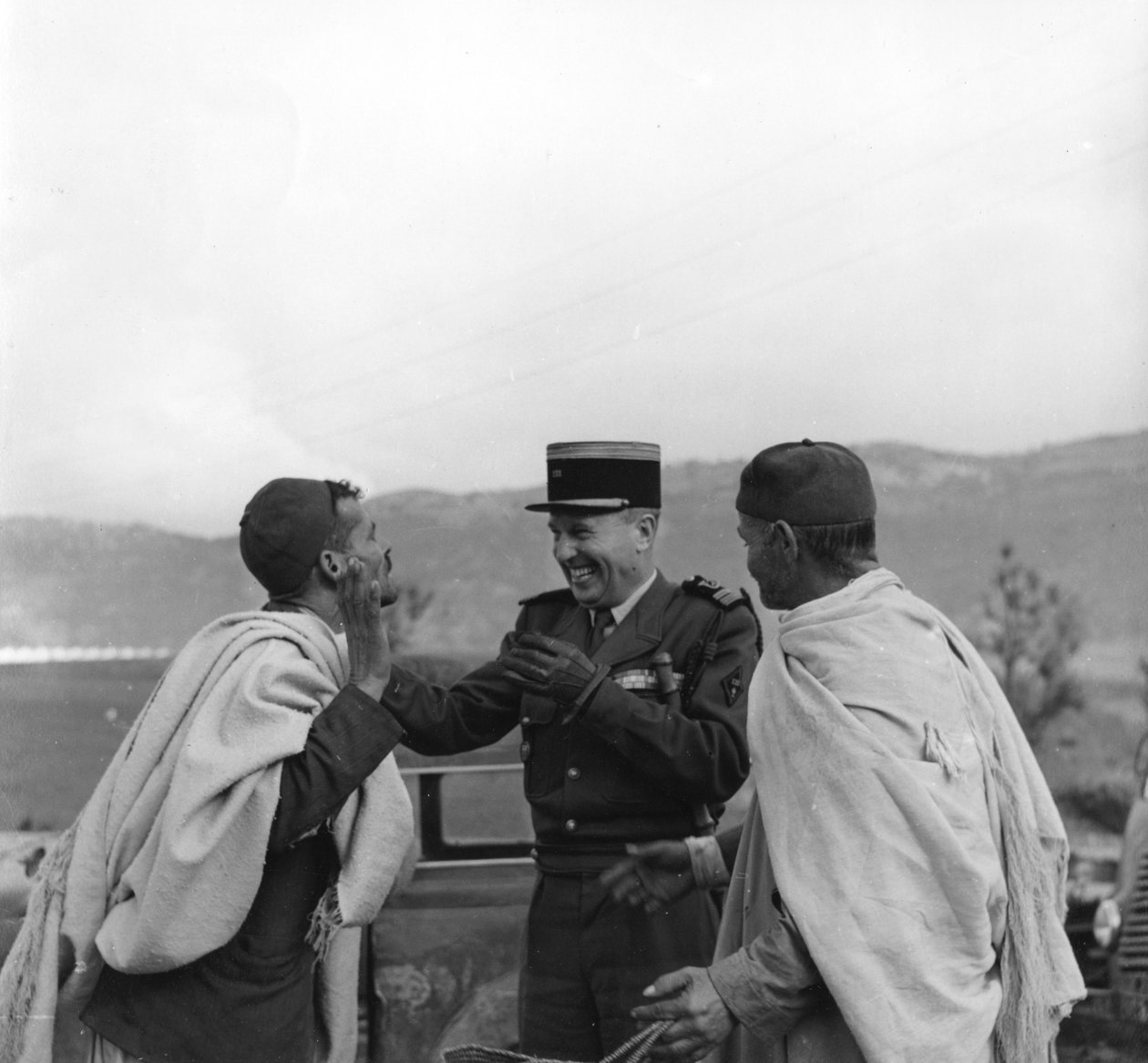 अल्जीरिया, 1957 द्वारा अज्ञात