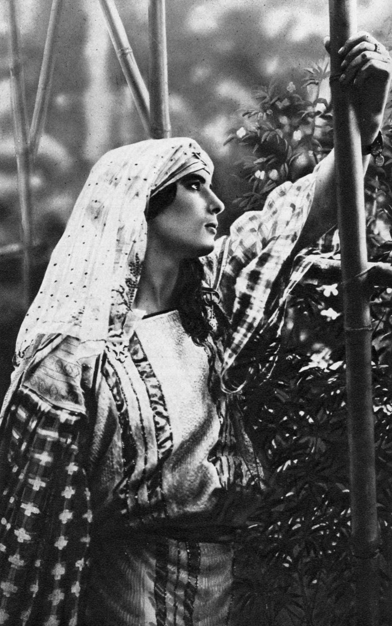 अल्जीरियाई महिला, 1922 द्वारा अज्ञात