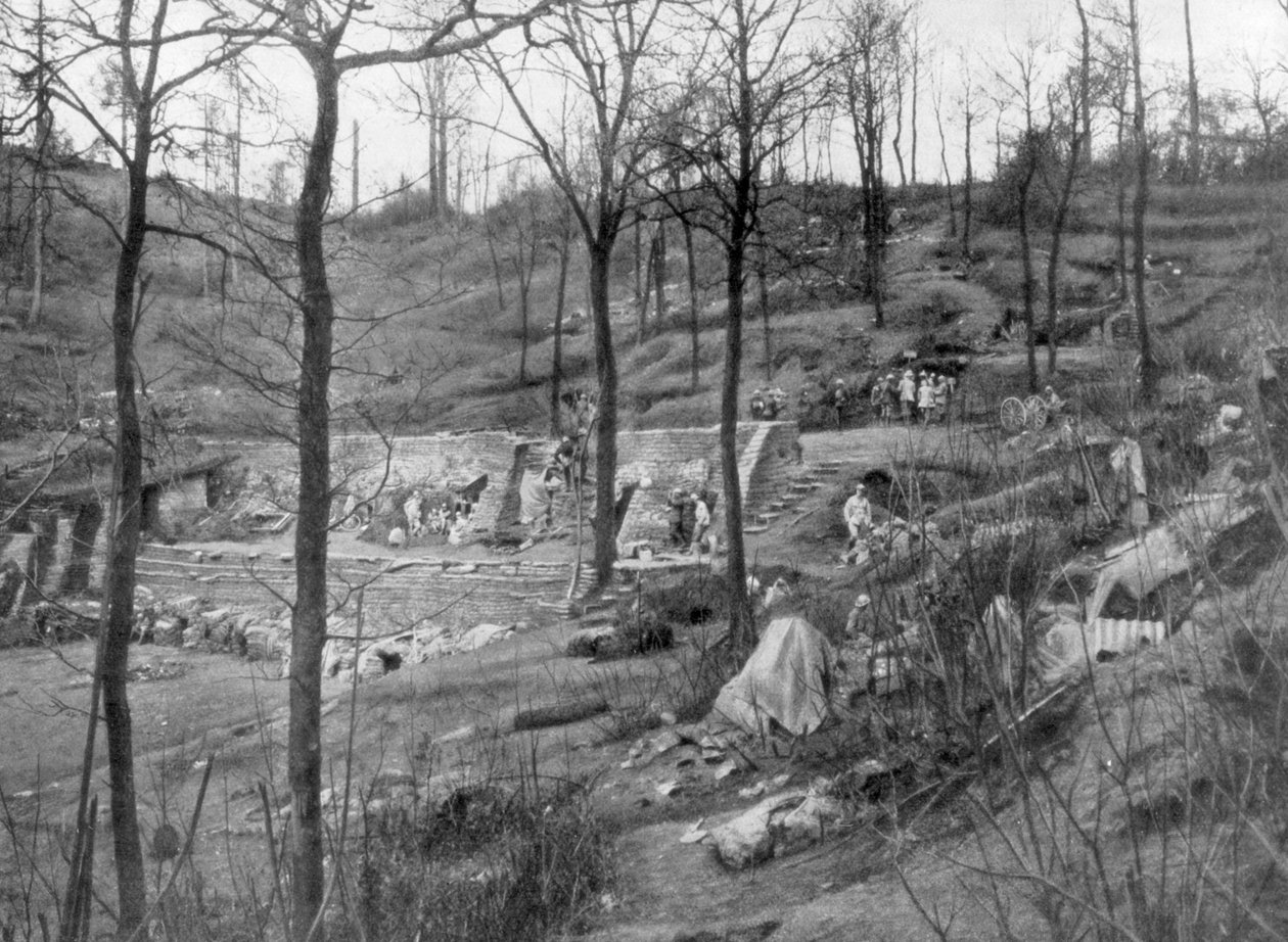 23 अप्रैल 1918 को बेल्जियम के Ypres के पास माउंट केमेल पर मित्र देशों की कमांड पोस्ट द्वारा अज्ञात