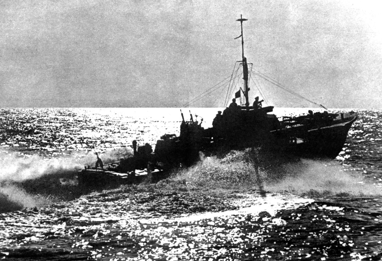 फ्रांसीसी तट, 1944 में गश्ती पर संबद्ध मोटर टारपीडो नाव द्वारा अज्ञात
