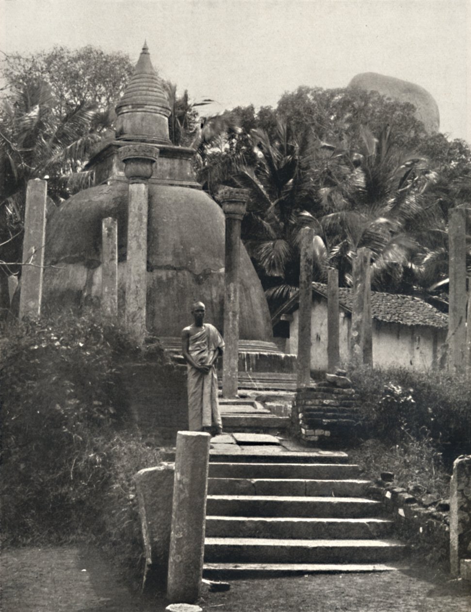 महिंद्रा में अंबाथला दगोबा, 275 ईसा पूर्व में निर्मित महिंदा के अवशेषों का विश्राम स्थल ईसा पूर्व, 1926 द्वारा अज्ञात